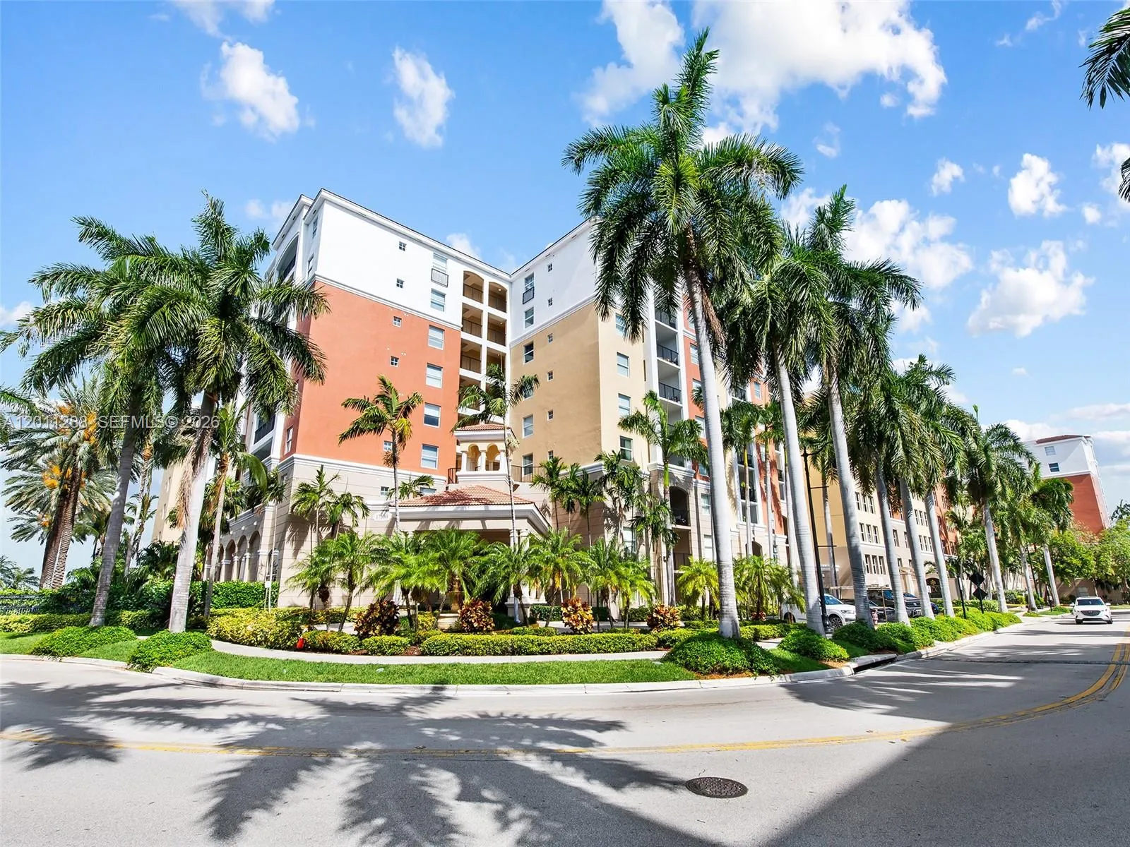 Foto de propiedad en 17100 N Bay Road 1614, Sunny Isles Beach, FL 33160 Sunny Isles Beach con MLS# 