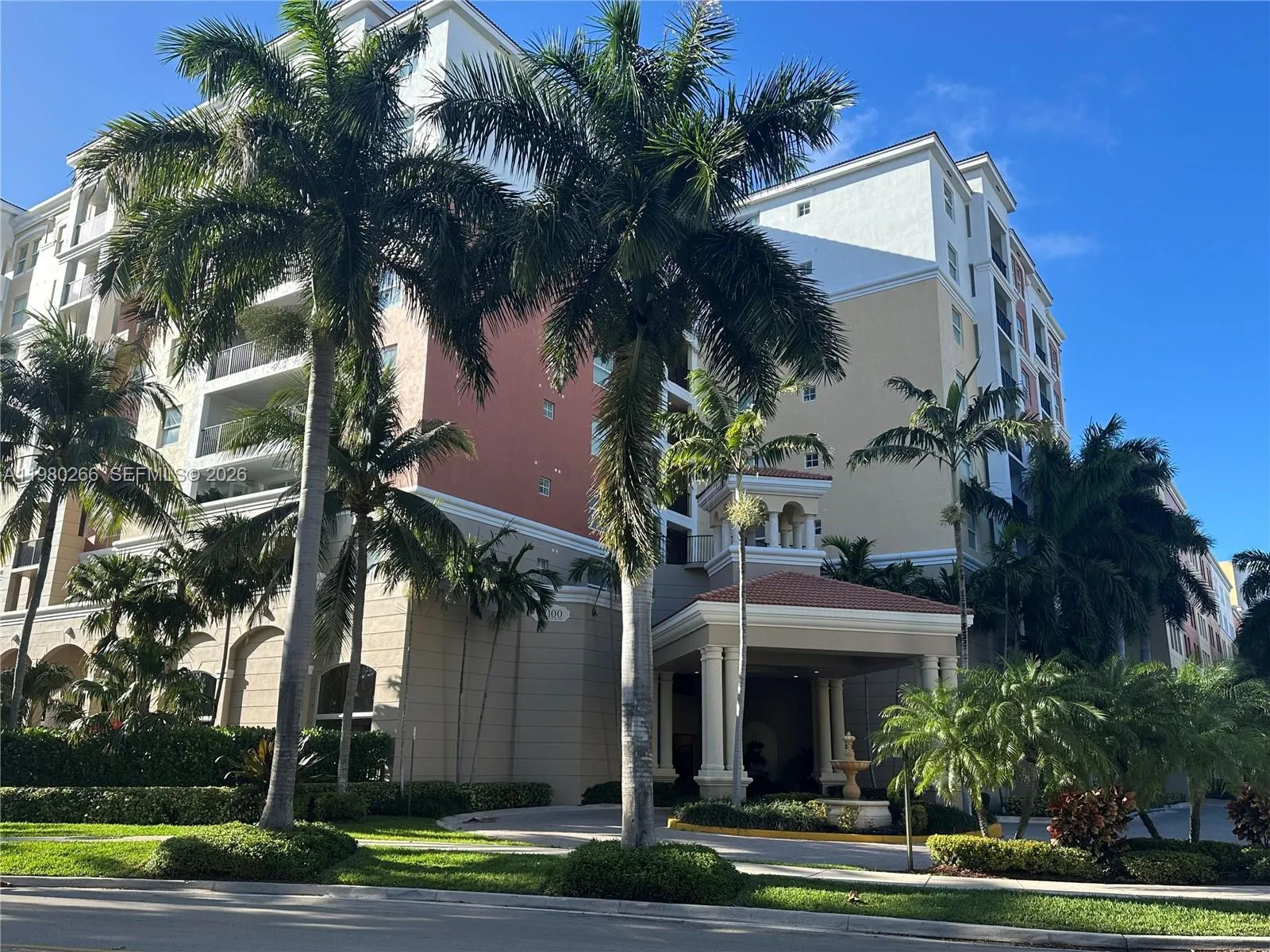 Foto de propiedad en 17100 N Bay Road 1904, Sunny Isles Beach, FL 33160 Sunny Isles Beach con MLS# 