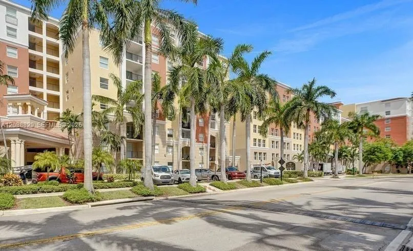 En Venta 17100 N Bay Road 1906, Sunny Isles Beach, FL 33160, Sunny Isles Beach, FL 33160
