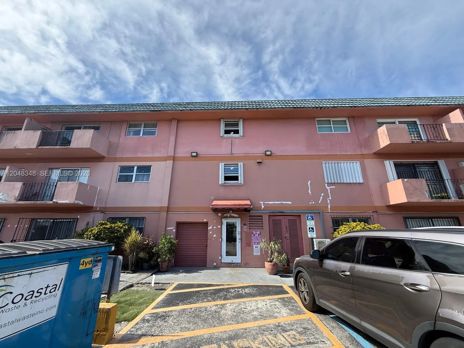 Foto de propiedad en 17101 NW 57th Avenue 305, Miami Gardens, FL 33055 Miami Gardens con MLS# 