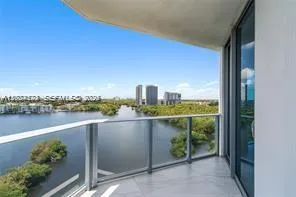 Foto de propiedad en 17111 Biscayne Boulevard 1210, North Miami Beach, FL 33160 North Miami Beach con MLS# 