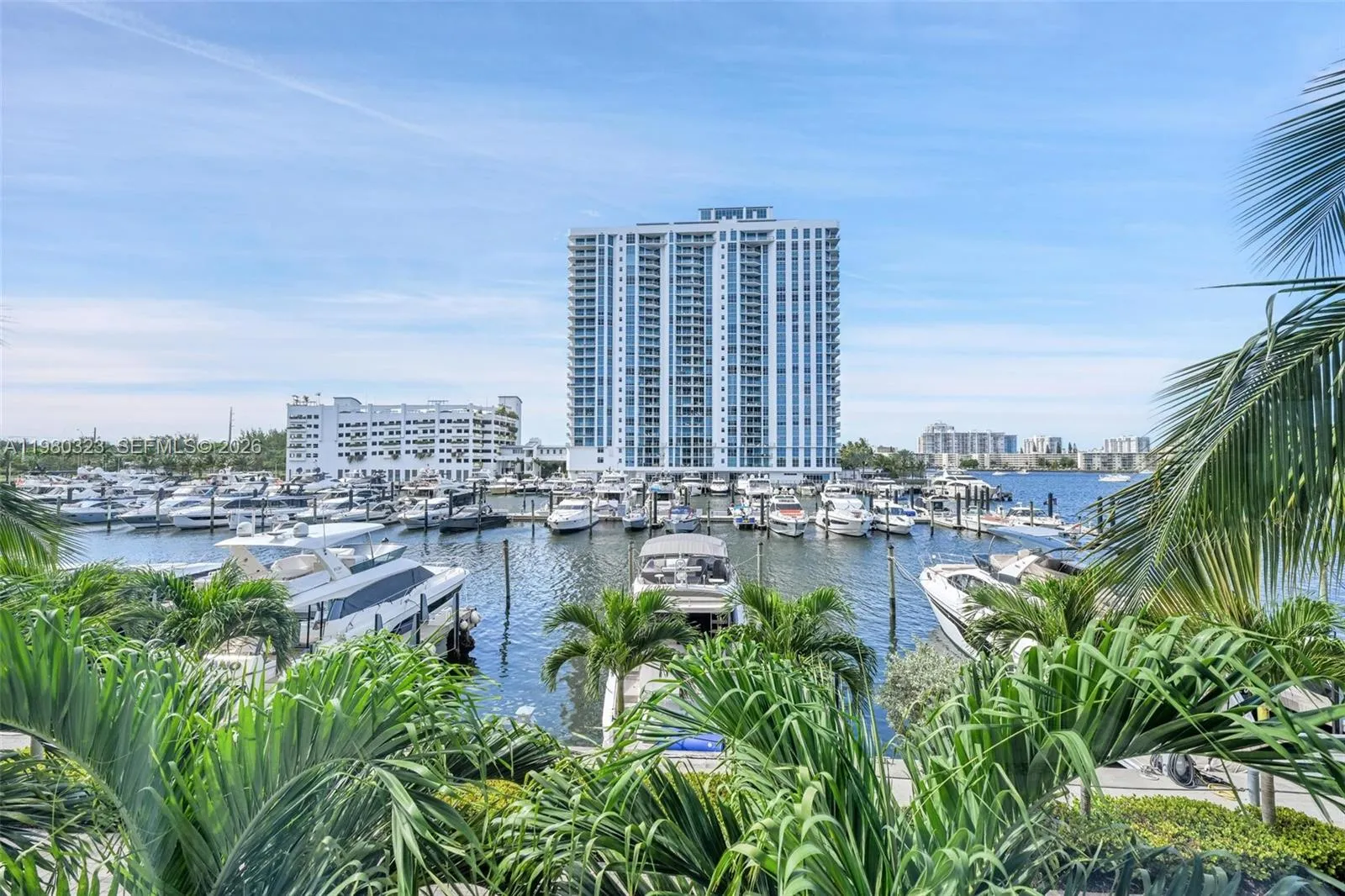 Foto de propiedad en 17111 Biscayne Boulevard 207, North Miami Beach, FL 33160 North Miami Beach con MLS# 