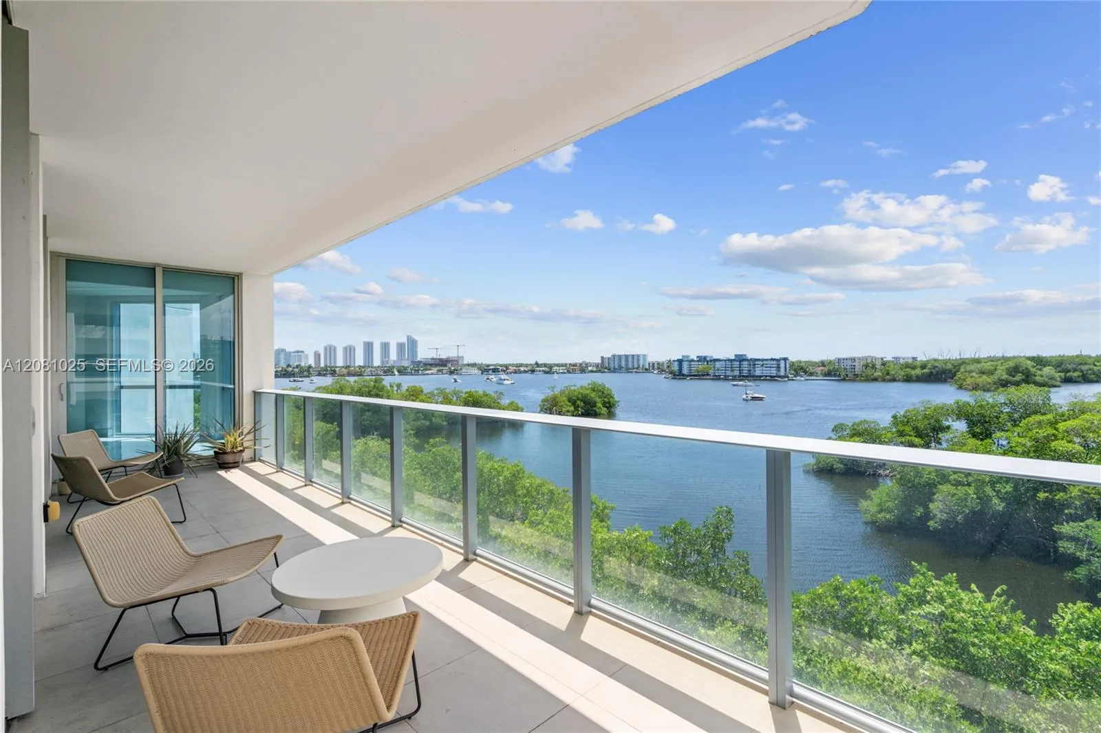 En Renta 17111 Biscayne Boulevard 402, North Miami Beach, FL 33160, North Miami Beach, FL 33160