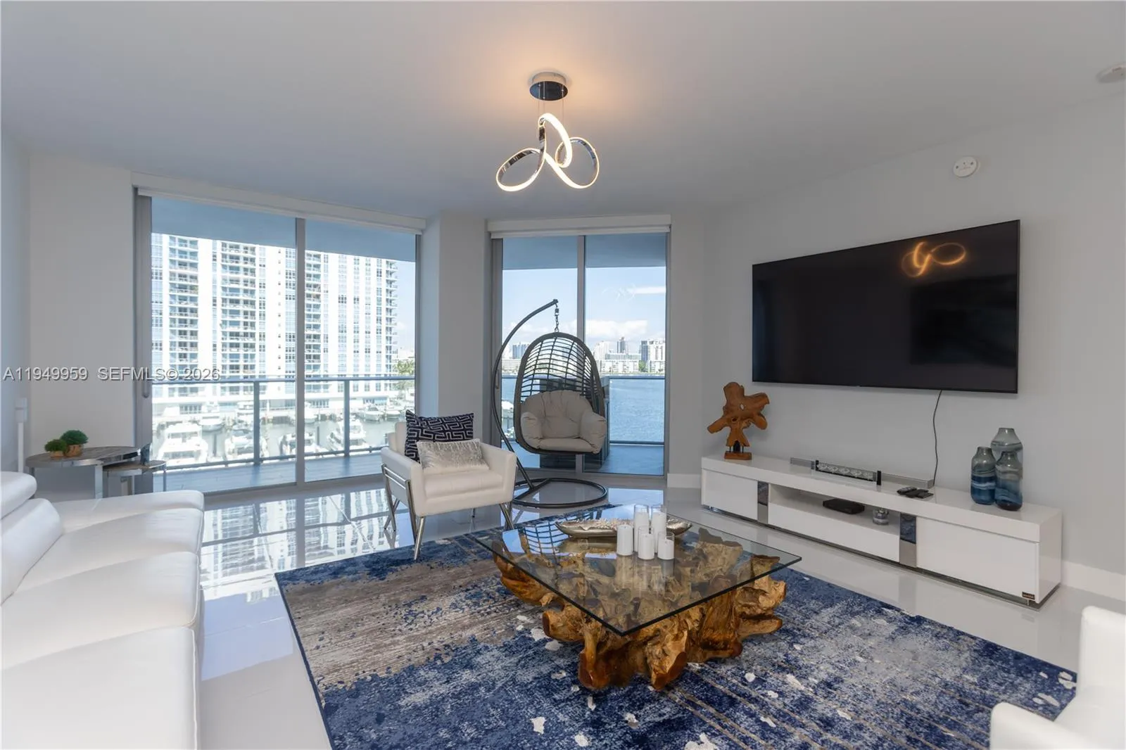 Foto de propiedad en 17111 Biscayne Boulevard 505, North Miami Beach, FL 33160 North Miami Beach con MLS# 
