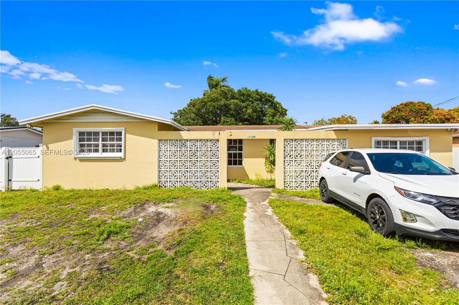 Foto de propiedad en 17120 NW 17th Court, Miami Gardens, FL 33056 Miami Gardens con MLS# 