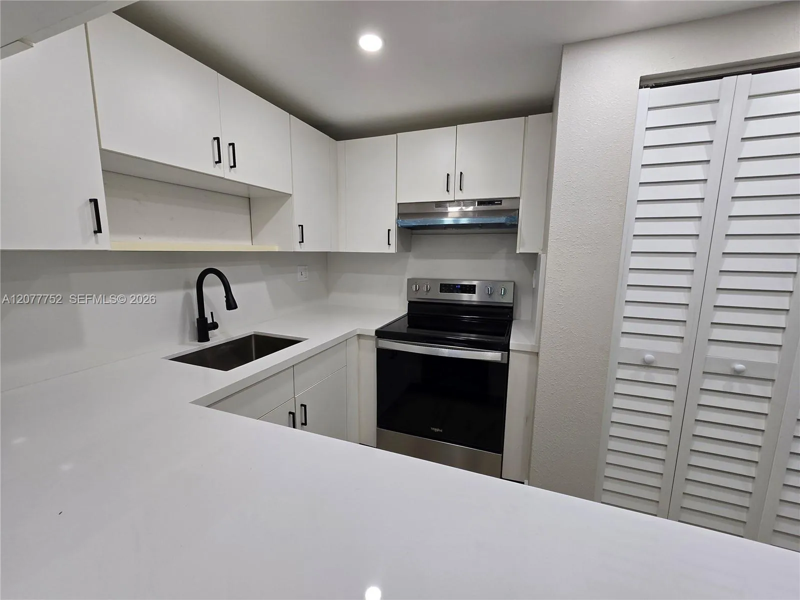 Foto de propiedad en 17120 SW 94th Avenue 404, Palmetto Bay, FL 33157 Palmetto Bay con MLS# 