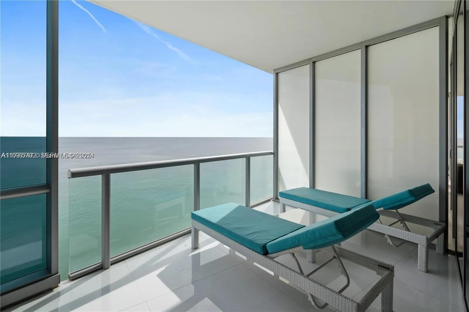 Foto de propiedad en 17121 Collins Avenue 1703, Sunny Isles Beach, FL 33160 Sunny Isles Beach con MLS# 