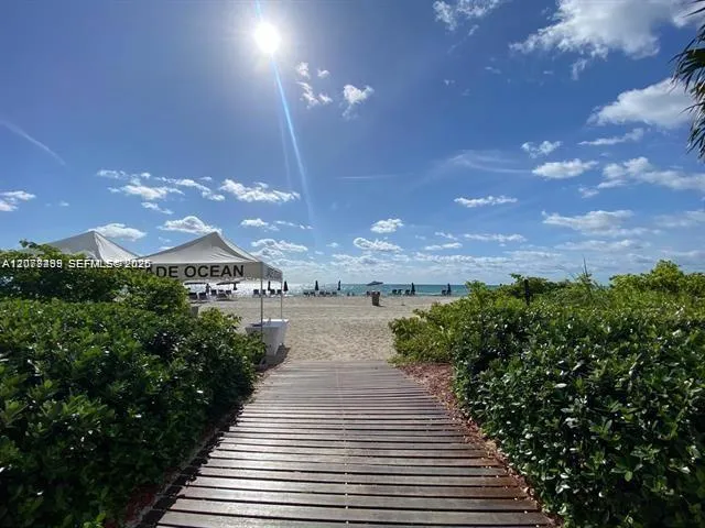Foto de propiedad en 17121 Collins Avenue 1807, Sunny Isles Beach, FL 33160 Sunny Isles Beach con MLS# 