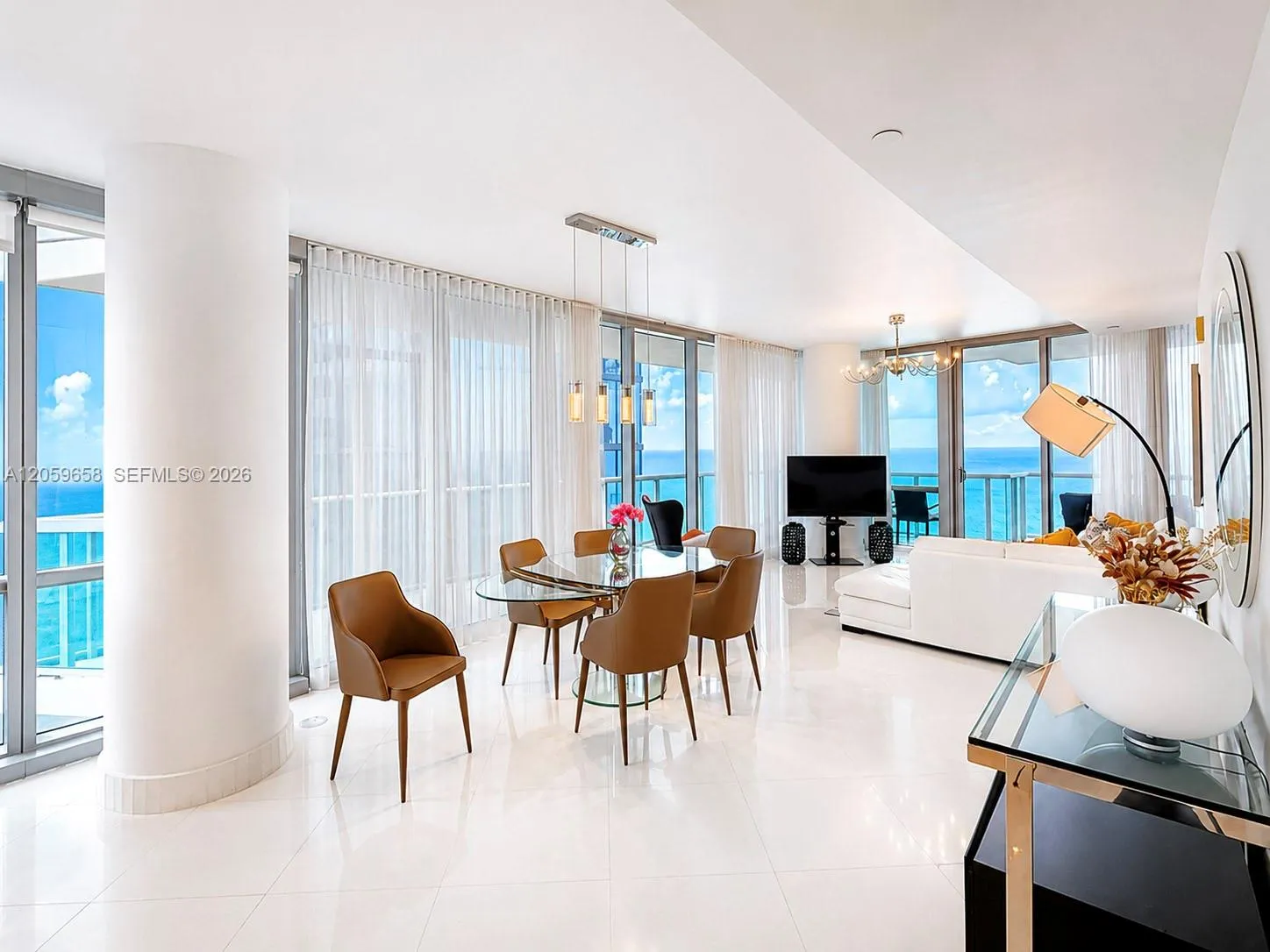 Foto de propiedad en 17121 Collins Avenue 2108, Sunny Isles Beach, FL 33160 Sunny Isles Beach con MLS# 