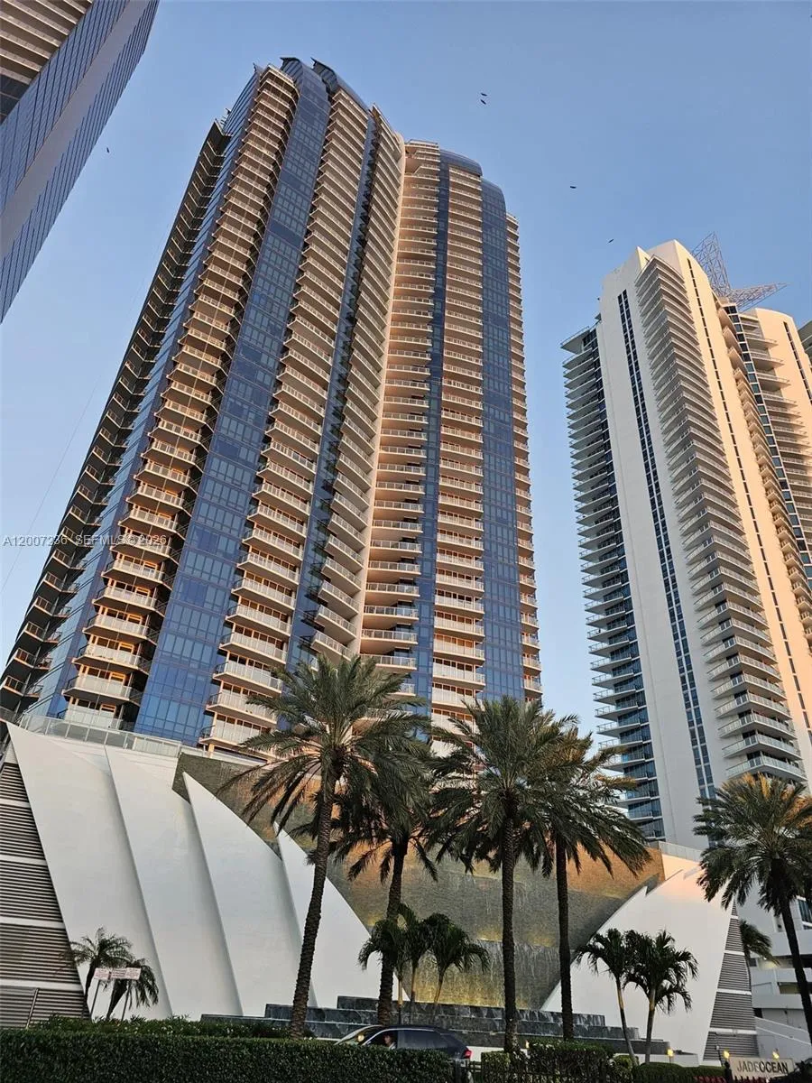 Alquilada 17121 Collins Avenue 4006, Sunny Isles Beach, FL 33160, Sunny Isles Beach, FL 33160
