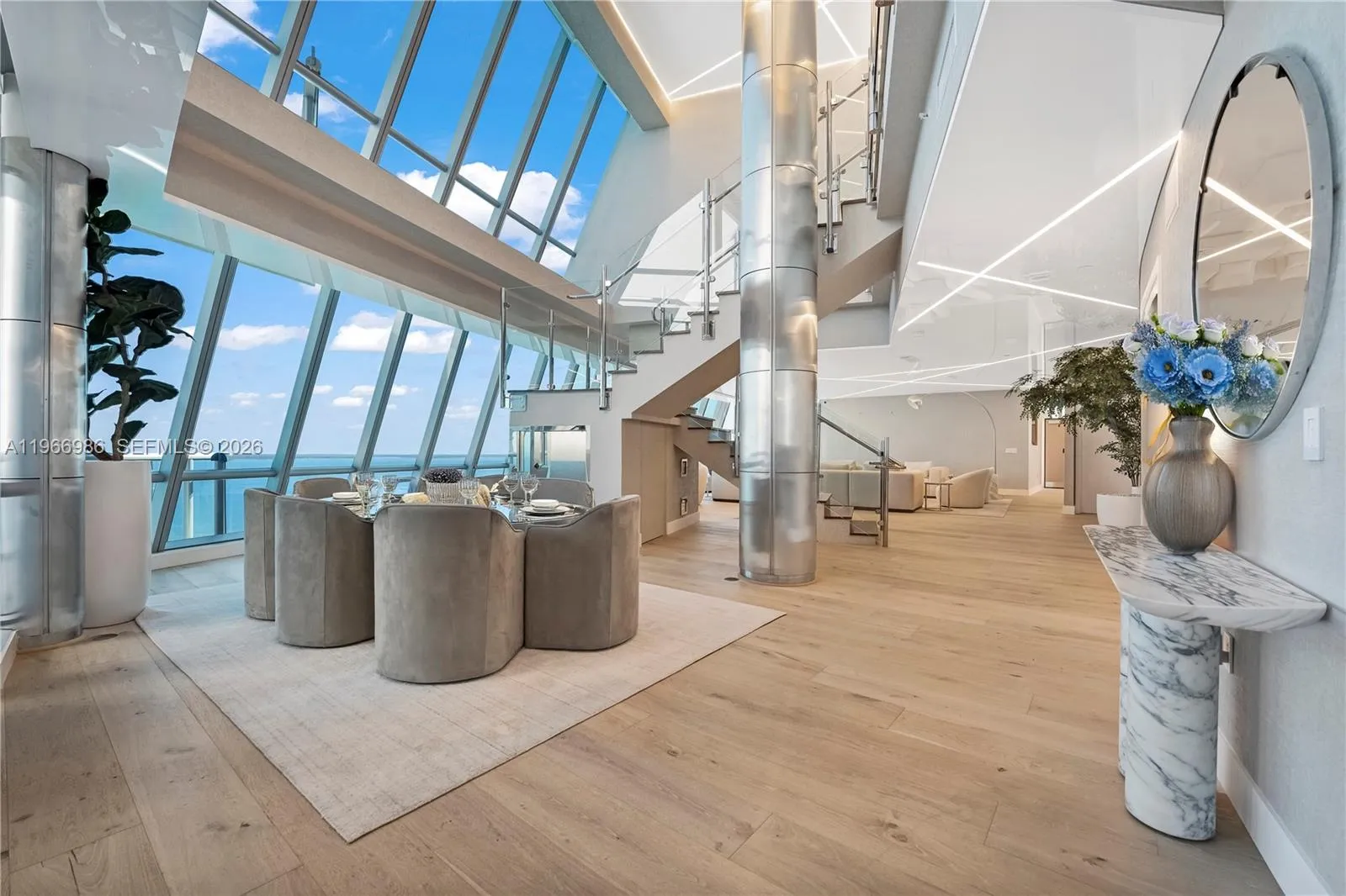Foto de propiedad en 17121 Collins Avenue 4803, Sunny Isles Beach, FL 33160 Sunny Isles Beach con MLS# 
