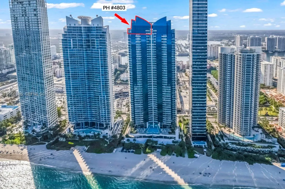 Foto de propiedad en 17121 Collins Avenue 4803, Sunny Isles Beach, FL 33160 Sunny Isles Beach con MLS# 