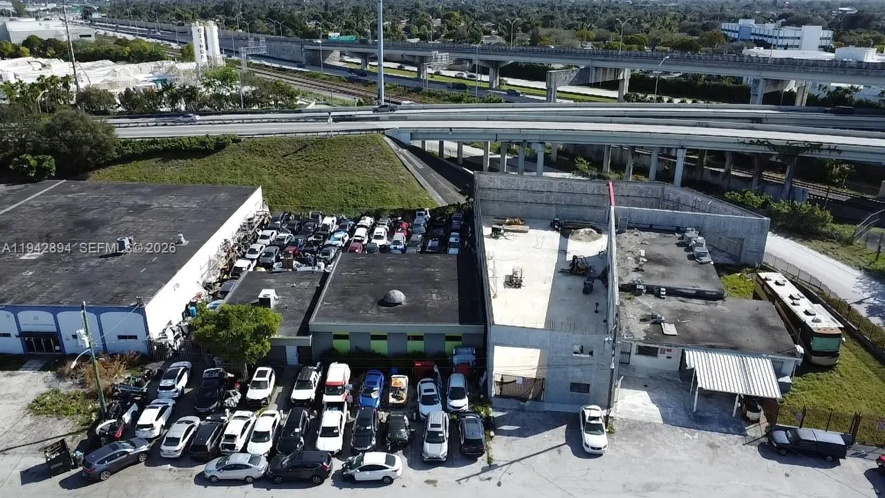 Foto de propiedad en 17121 NW 2nd Court, Miami Gardens, FL 33169 Miami Gardens con MLS# 
