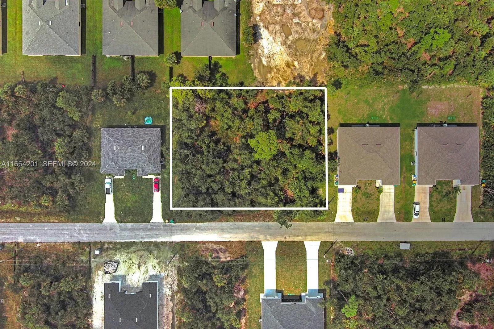 Foto de propiedad en 17124 Carleen Avenue, Port Charlotte, FL 33948 Port Charlotte con MLS# 