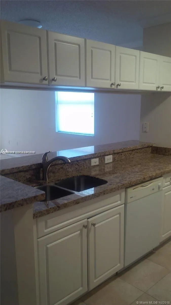 Foto de propiedad en 17125 N Bay Road 3113, Sunny Isles Beach, FL 33160 Sunny Isles Beach con MLS# 