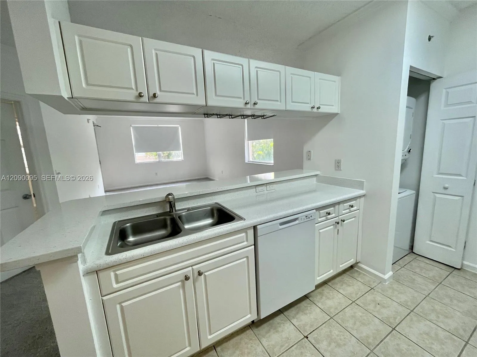 En Renta 17125 N Bay Road 3213, Sunny Isles Beach, FL 33160, Sunny Isles Beach, FL 33160