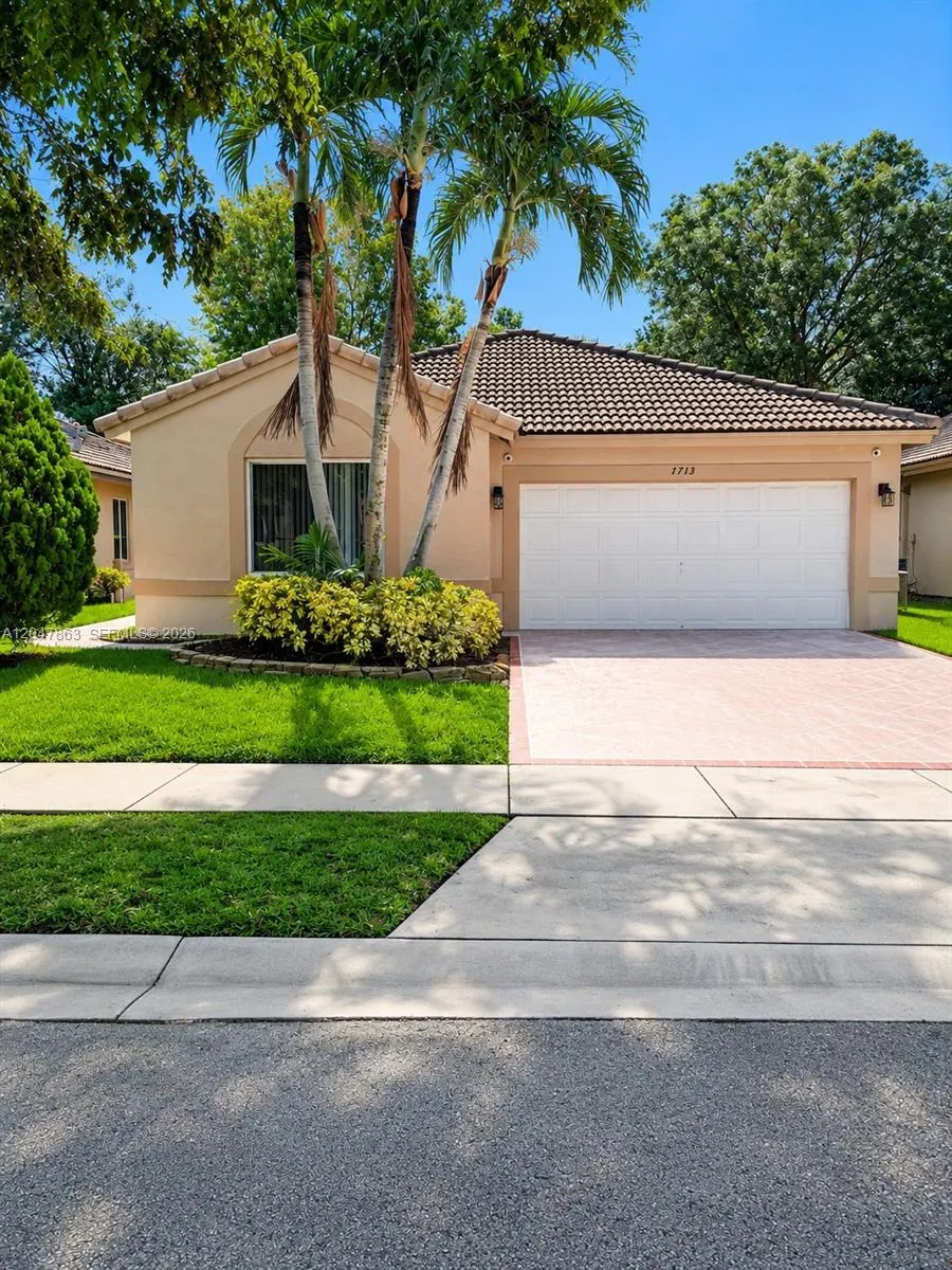 Foto de propiedad en 1713 NW 208th Terrace 1713, Pembroke Pines, FL 33029 Pembroke Pines con MLS# 
