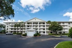 Foto de propiedad en 1713 Whitehall Drive 302, Davie, FL 33324 Davie con MLS# 