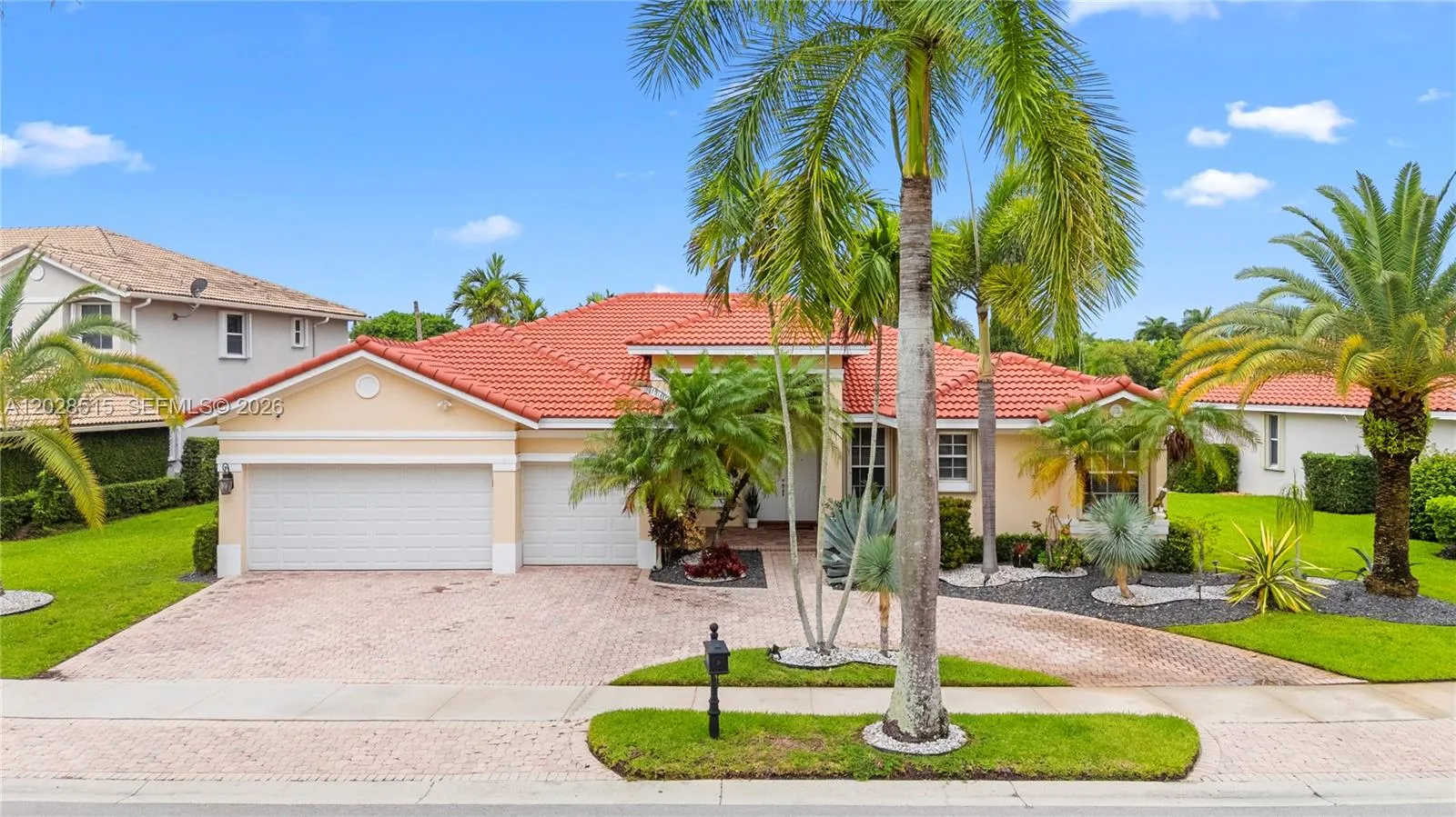 Alquilada 1714 Victoria Pointe Circle, Weston, FL 33327, Weston, FL 33327