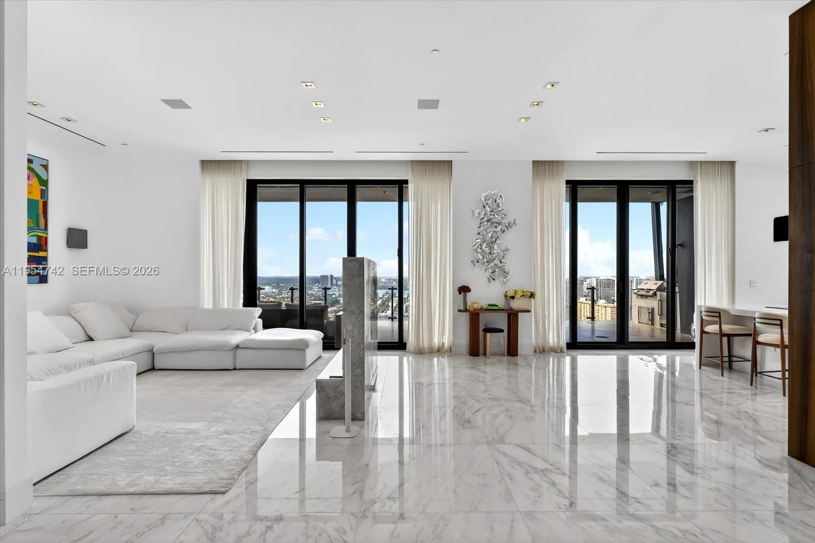 Foto de propiedad en 17141 Collins Avenue 2902, Sunny Isles Beach, FL 33160 Sunny Isles Beach con MLS# 