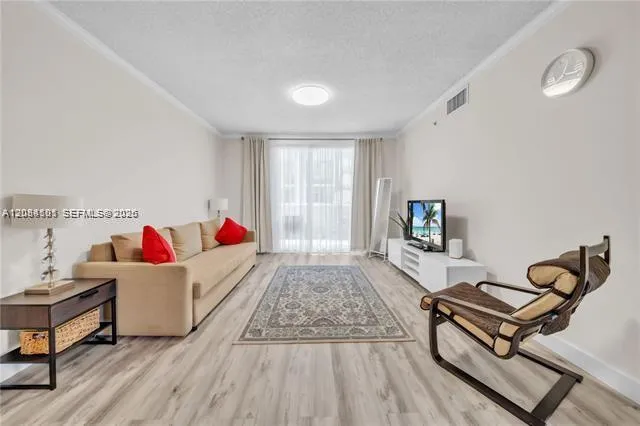 Foto de propiedad en 17145 N Bay Road 4304, Sunny Isles Beach, FL 33160 Sunny Isles Beach con MLS# 