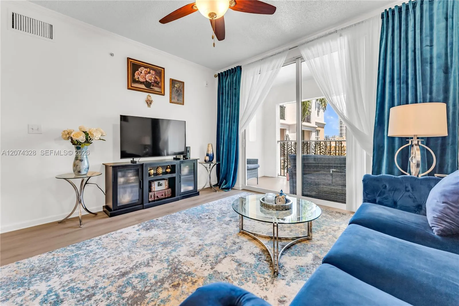 Foto de propiedad en 17145 N Bay Road 4501, Sunny Isles Beach, FL 33160 Sunny Isles Beach con MLS# 