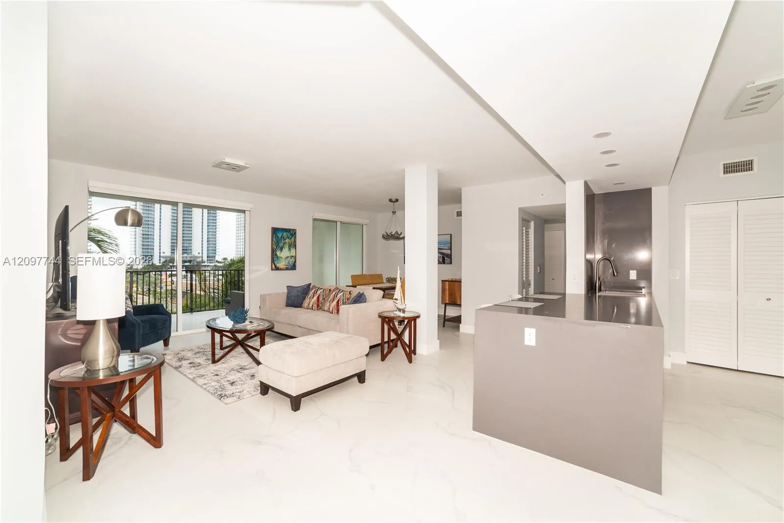 En Venta 17145 N Bay Road 4607, Sunny Isles Beach, FL 33160, Sunny Isles Beach, FL 33160