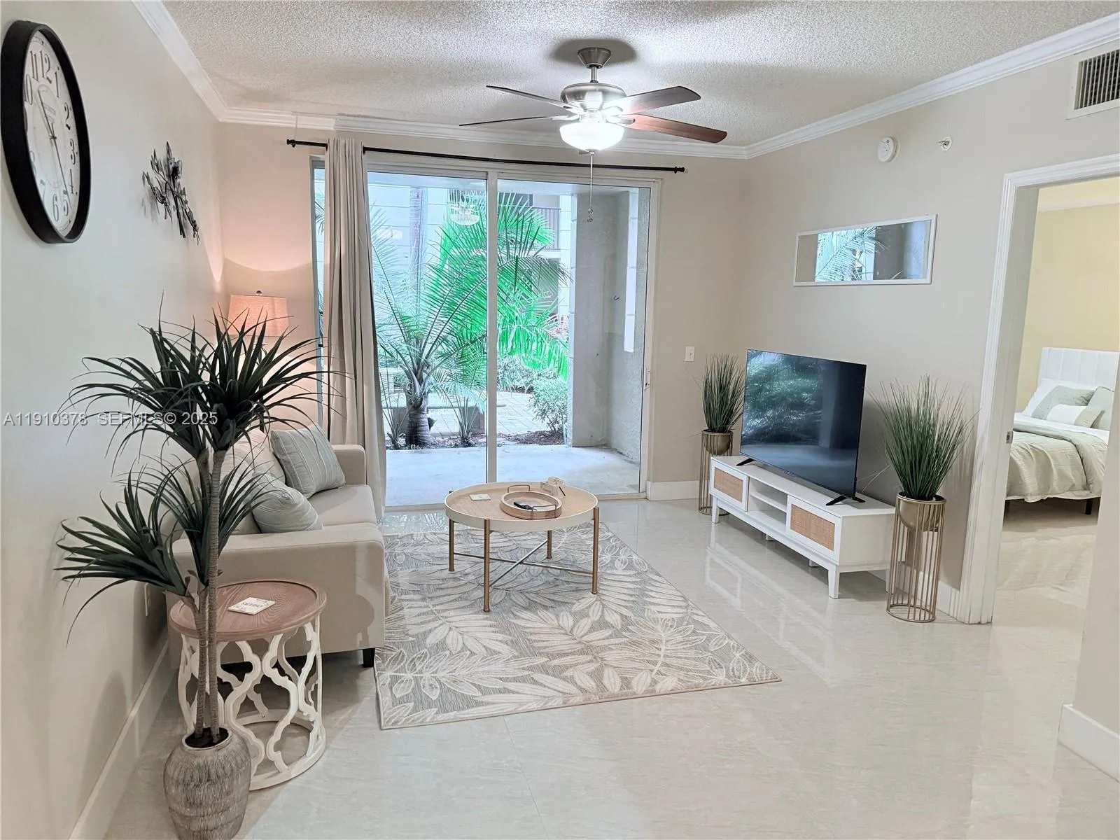 Foto de propiedad en 17150 N Bay Road 2102, Sunny Isles Beach, FL 33160 Sunny Isles Beach con MLS# 