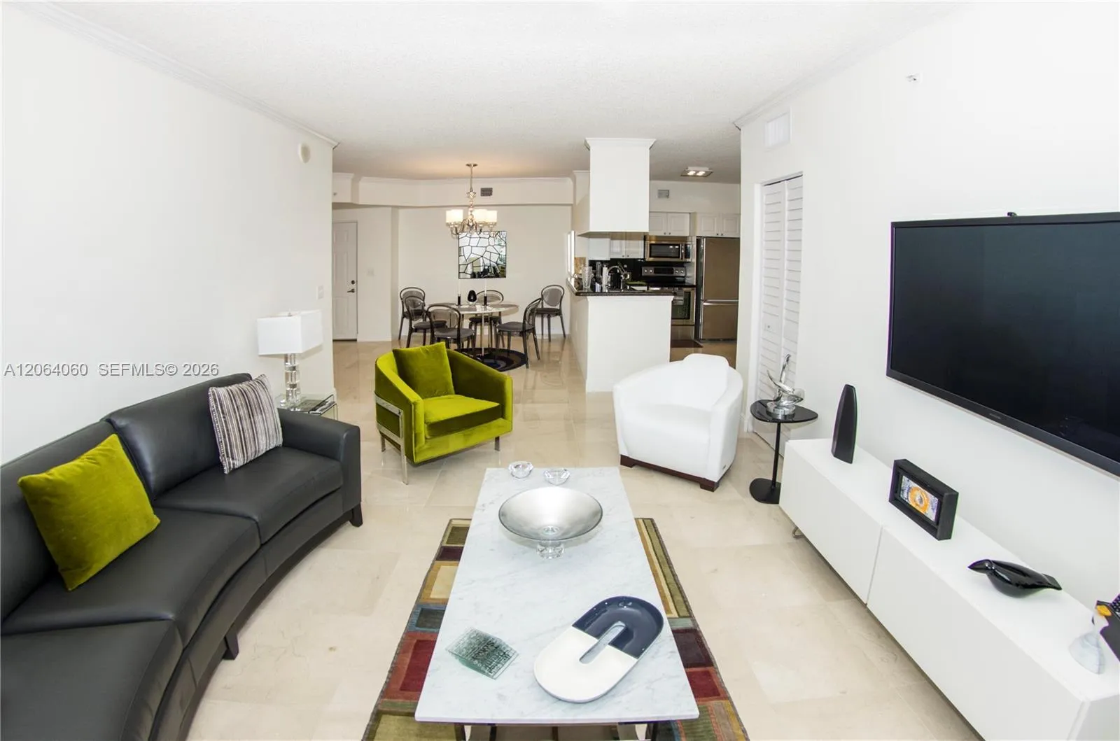Foto de propiedad en 17150 N Bay Road 2408, Sunny Isles Beach, FL 33160 Sunny Isles Beach con MLS# 