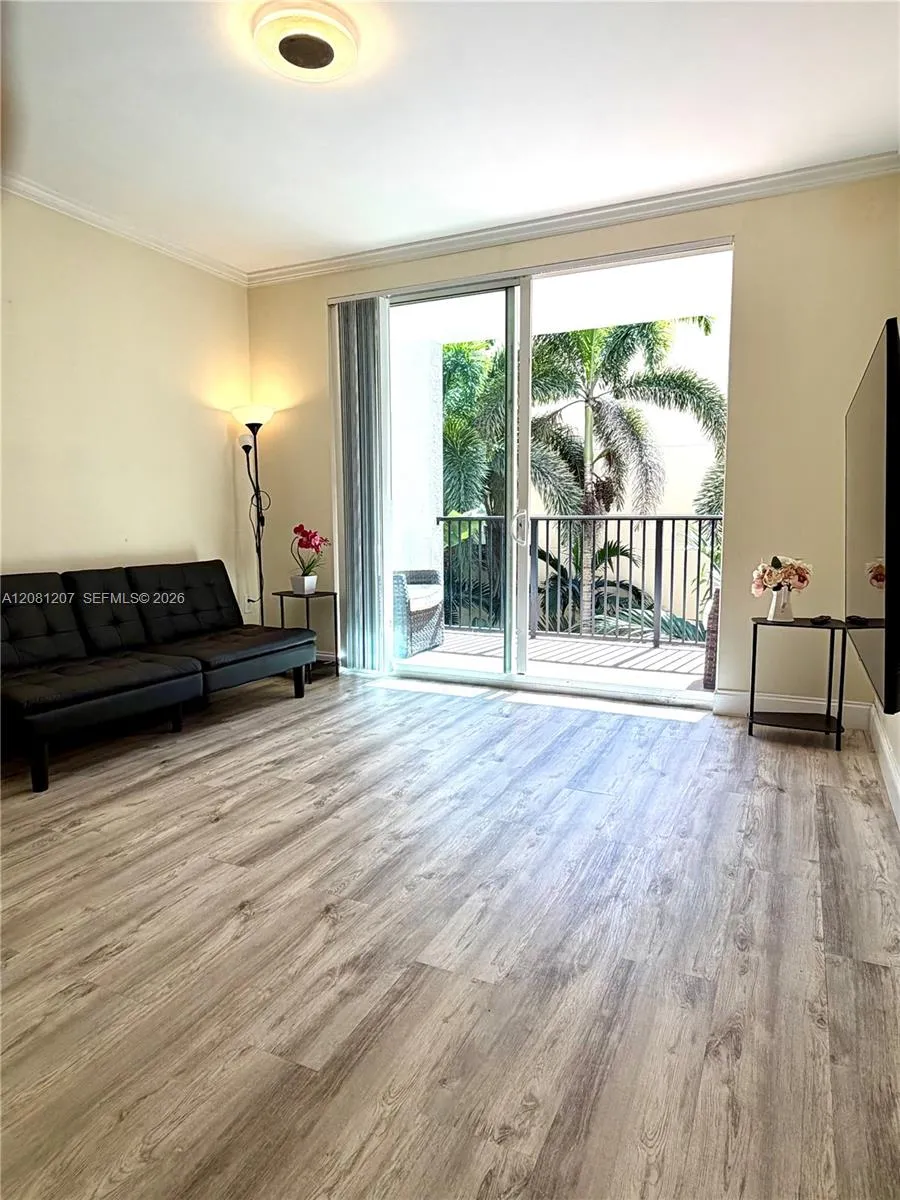 Foto de propiedad en 17150 N Bay Road 2419, Sunny Isles Beach, FL 33160 Sunny Isles Beach con MLS# 