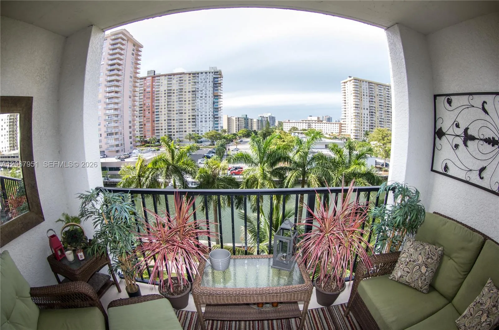 Foto de propiedad en 17150 N Bay Road 2512, Sunny Isles Beach, FL 33160 Sunny Isles Beach con MLS# 