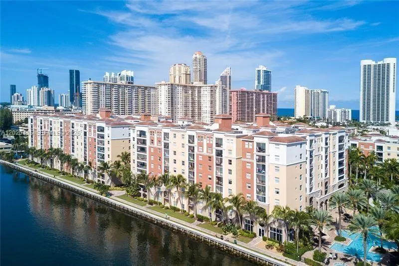 Foto de propiedad en 17150 N Bay Road 2808, Sunny Isles Beach, FL 33160 Sunny Isles Beach con MLS# 