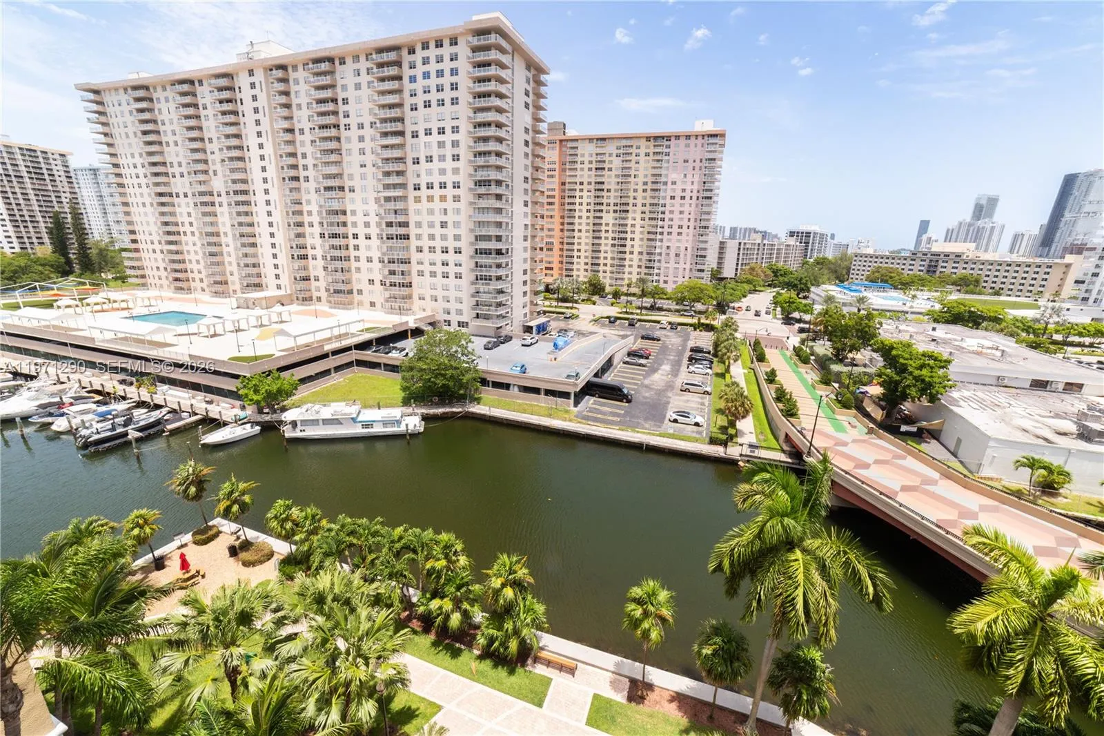 Foto de propiedad en 17150 N Bay Road 2911, Sunny Isles Beach, FL 33160 Sunny Isles Beach con MLS# 