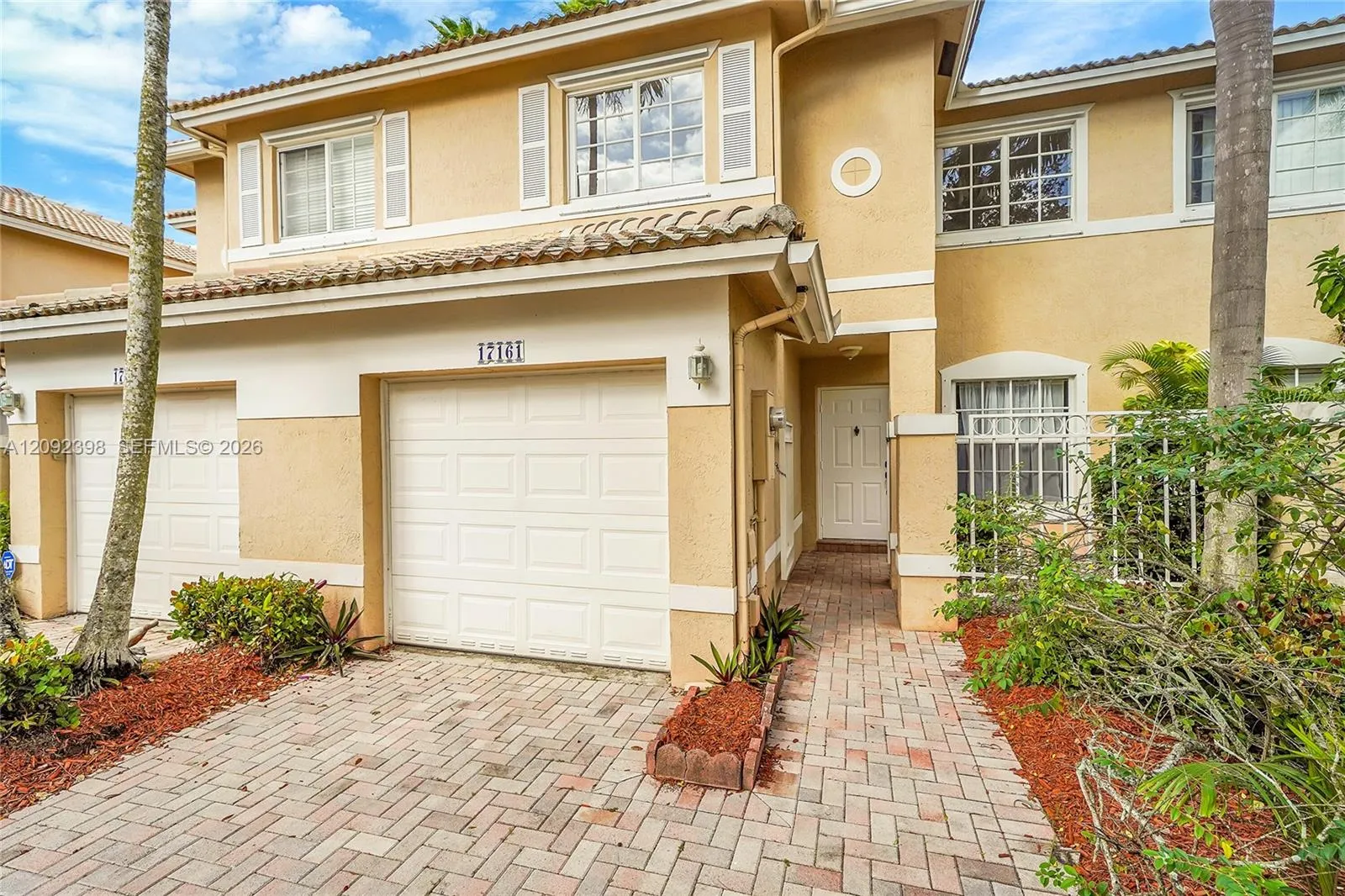Foto de propiedad en 17161 NW 23rd Street 17161, Pembroke Pines, FL 33028 Pembroke Pines con MLS# 