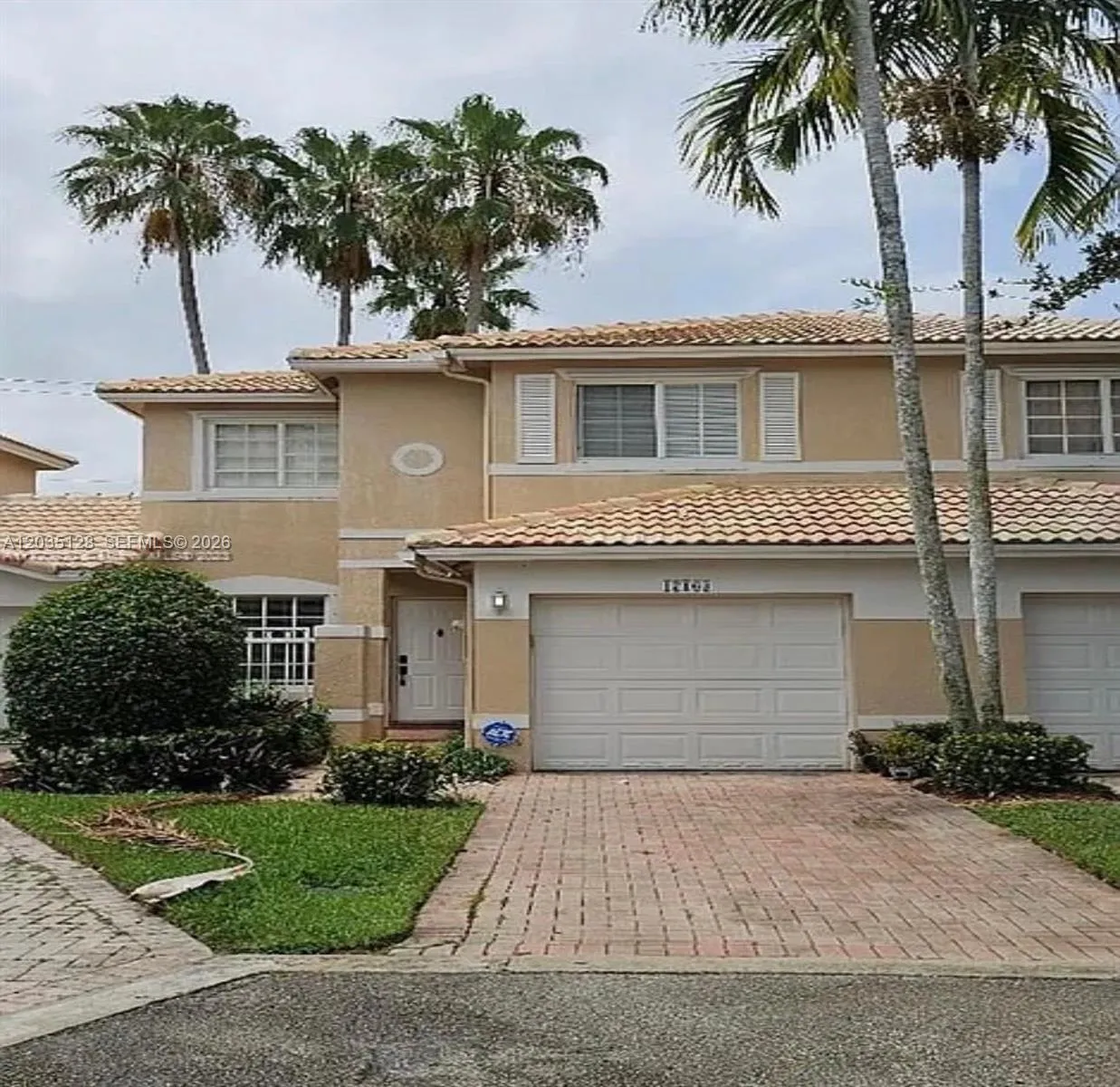 Foto de propiedad en 17163 NW 23rd Street 17163, Pembroke Pines, FL 33028 Pembroke Pines con MLS# 