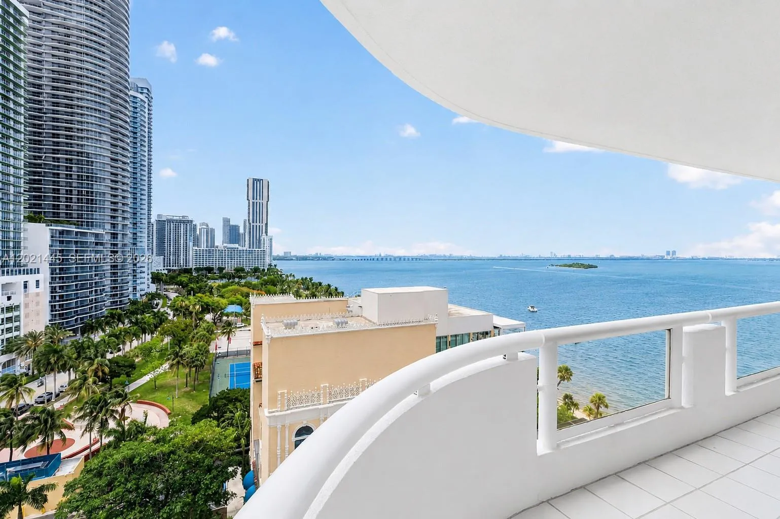 Foto de propiedad en 1717 N Bayshore Drive A-1437, Miami, FL 33132 Miami con MLS#