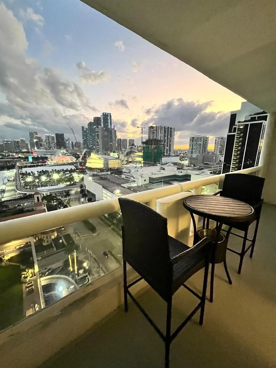 Foto de propiedad en 1717 N Bayshore Drive A-2453, Miami, FL 33132 Miami con MLS#