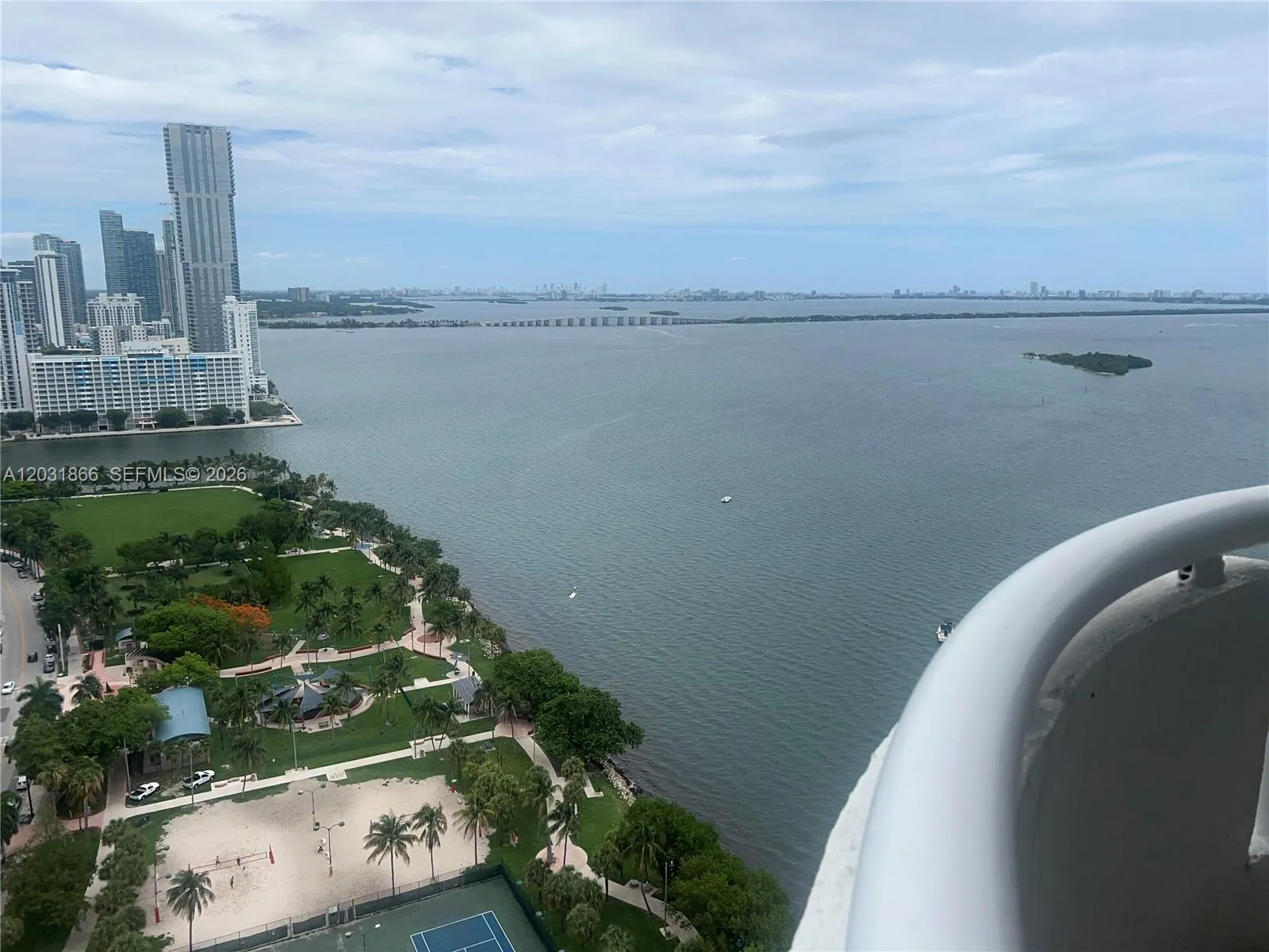 Alquilada 1717 N Bayshore Drive A-3337, Miami, FL 33132, Miami, FL 33132