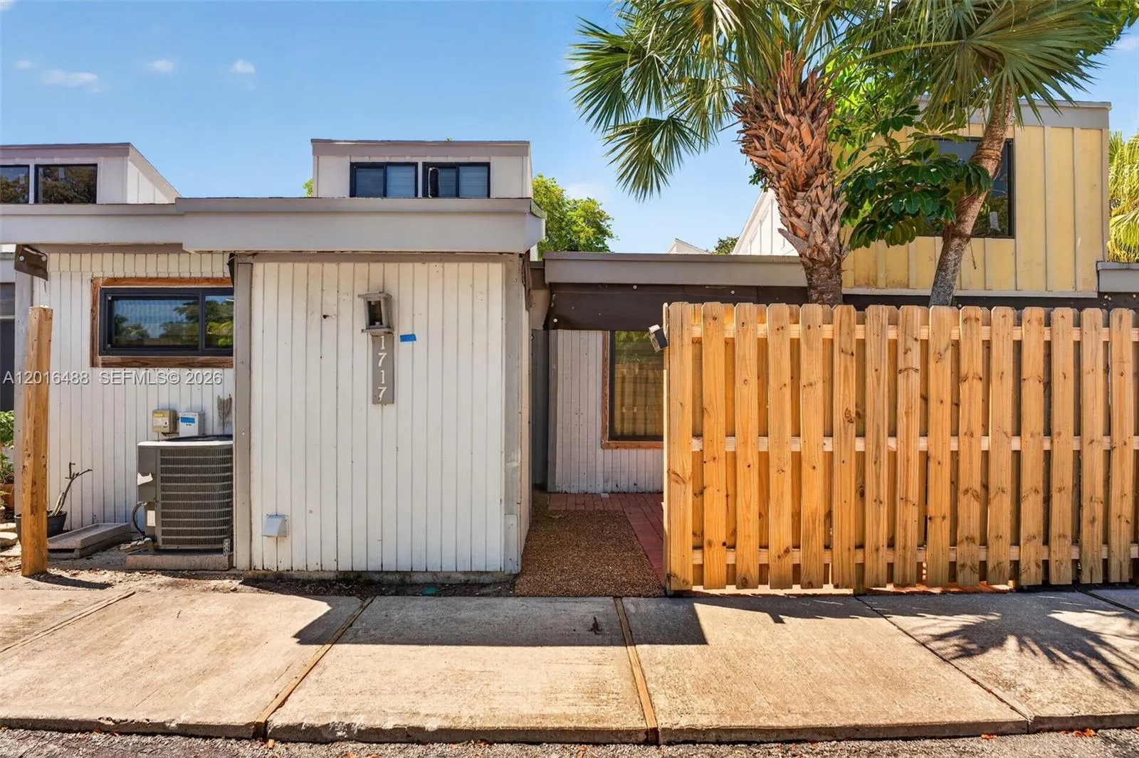 Foto de propiedad en 1717 NW 73rd Avenue 33, Plantation, FL 33313 Plantation con MLS# 