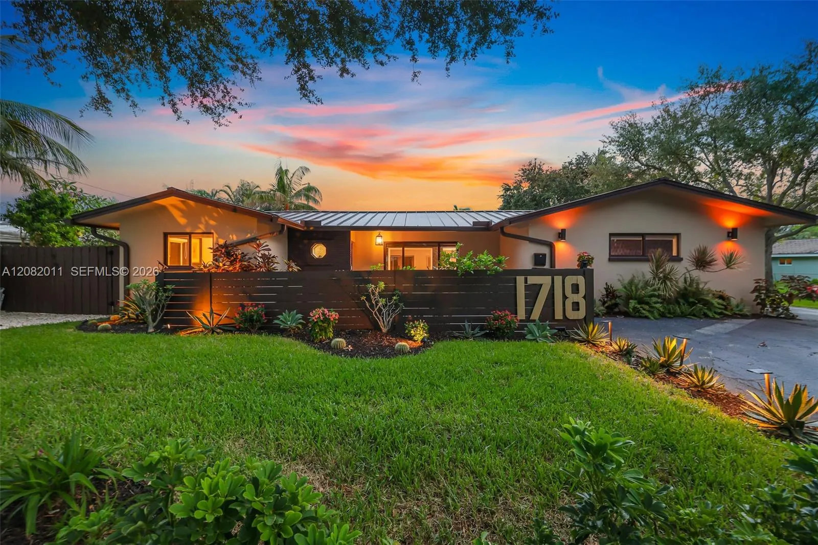 Foto de propiedad en 1718 NE 58th Street, Fort Lauderdale, FL 33334 Fort Lauderdale con MLS# 