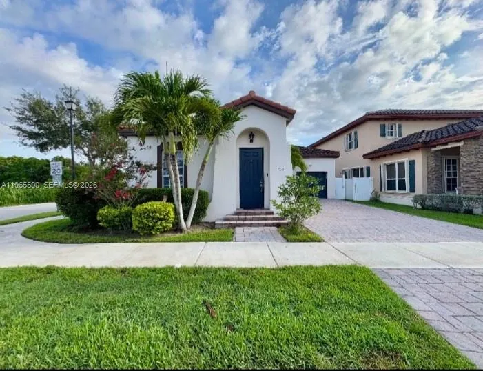 Foto de propiedad en 17181 SW 91st Street, Miami, FL 33196 Miami con MLS# 