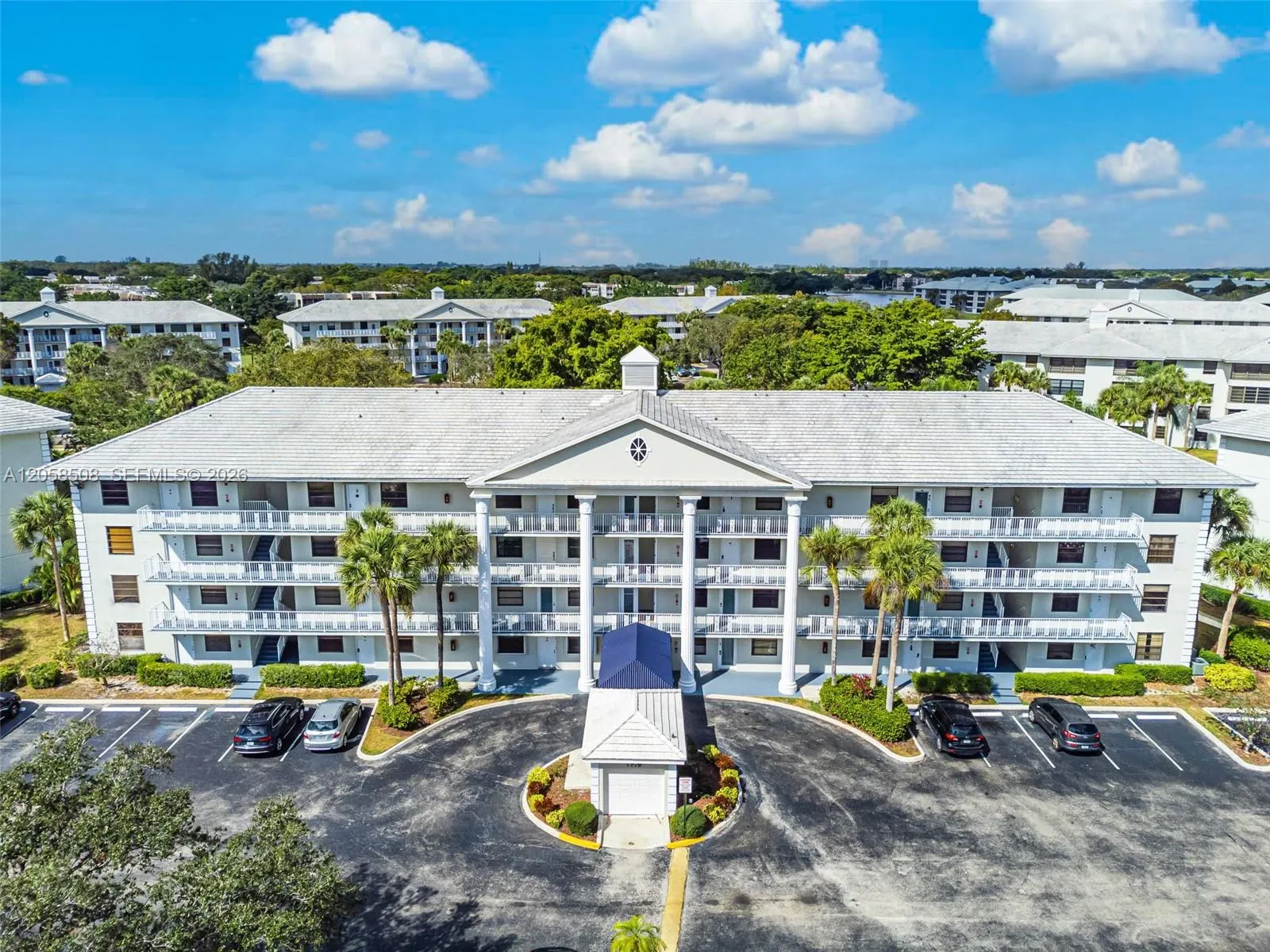Foto de propiedad en 1719 Whitehall Drive 304, Davie, FL 33324 Davie con MLS# 