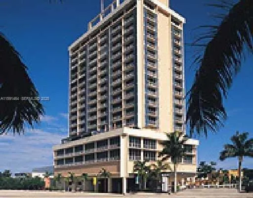 Foto de propiedad en 1720 Harrison Street 8C, Hollywood, FL 33020 Hollywood con MLS# 