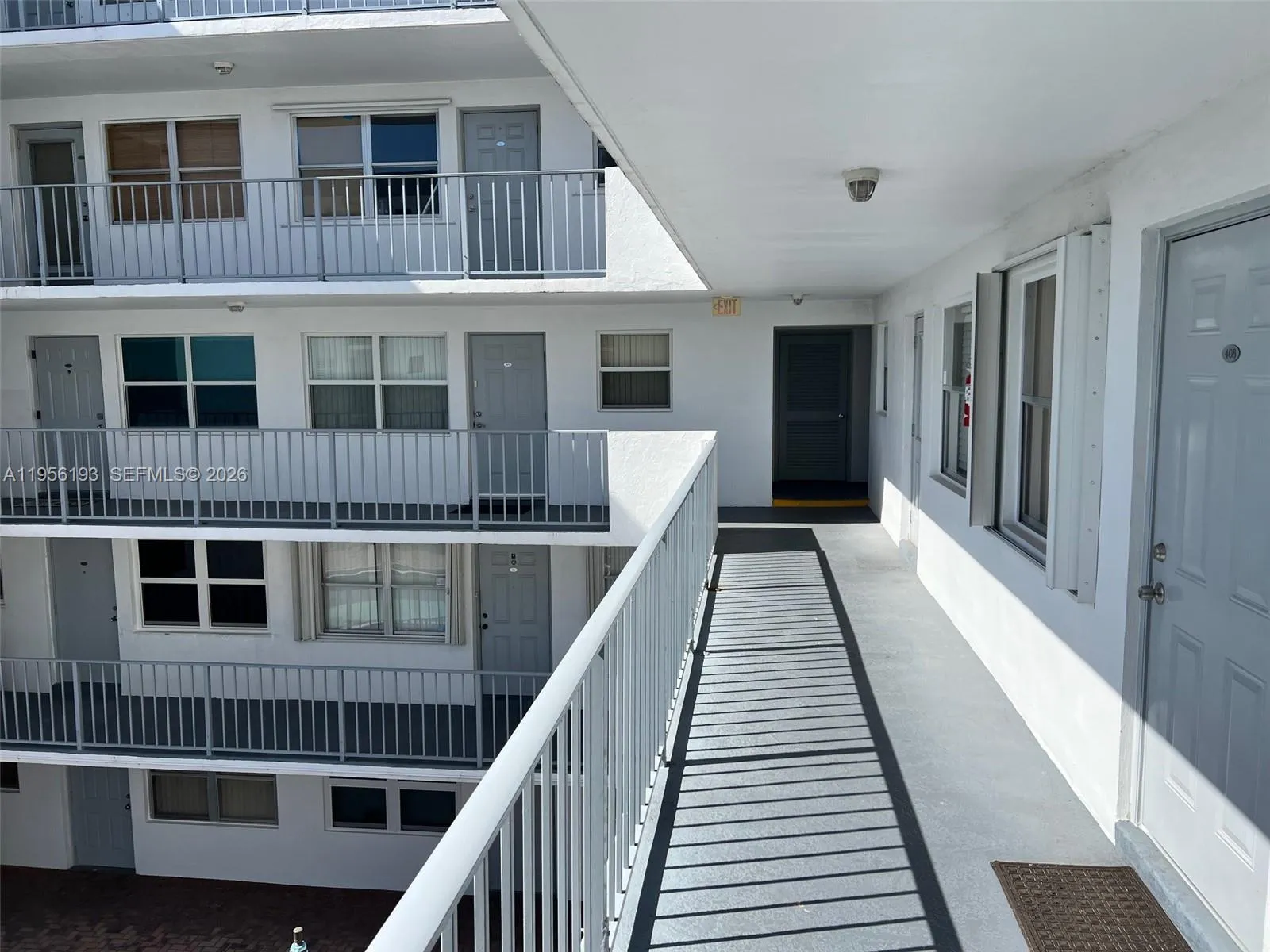 Vendido 1720 Jefferson Street 410, Hollywood, FL 33020, Hollywood, FL 33020