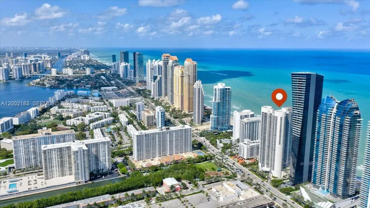 Foto de propiedad en 17201 Collins Avenue 1107, Sunny Isles Beach, FL 33160 Sunny Isles Beach con MLS#
