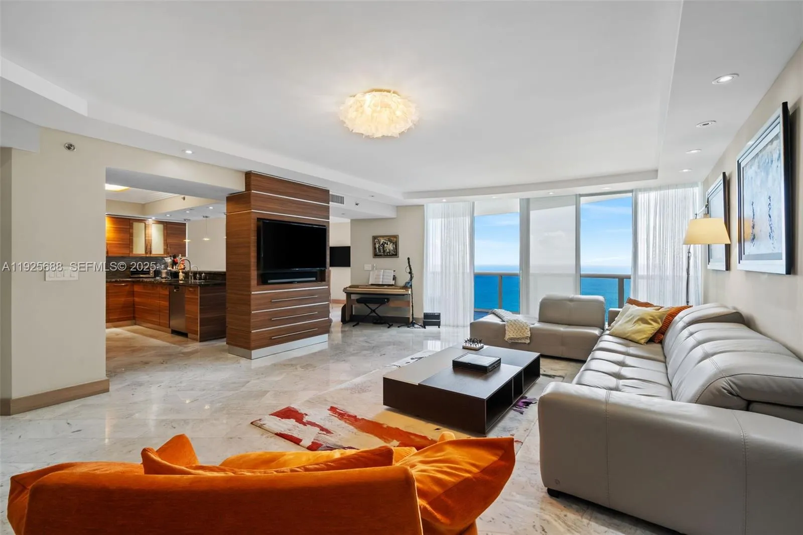 Foto de propiedad en 17201 Collins Avenue 3505, Sunny Isles Beach, FL 33160 Sunny Isles Beach con MLS# 