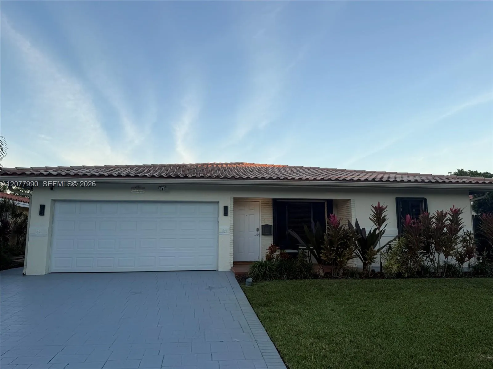 Foto de propiedad en 1721 NE 48th Court, Fort Lauderdale, FL 33334 Fort Lauderdale con MLS# 