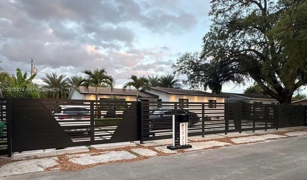 Foto de propiedad en 1721 SW 96th Avenue, Miramar, FL 33025 Miramar con MLS# 