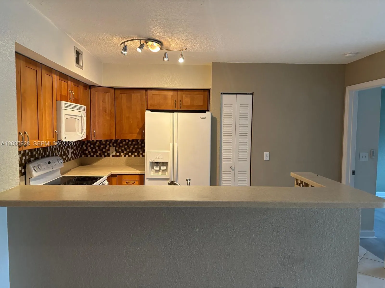 En Renta 1721 Village Boulevard 205, West Palm Beach, FL 33409, West Palm Beach, FL 33409