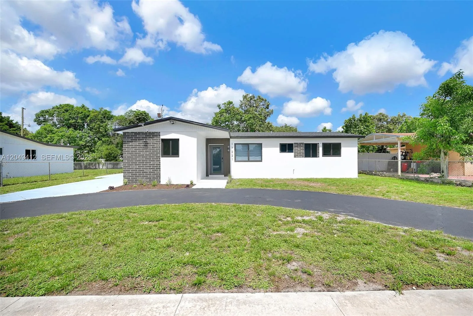 Foto de propiedad en 17221 NW 24th Place, Miami Gardens, FL 33056 Miami Gardens con MLS# 